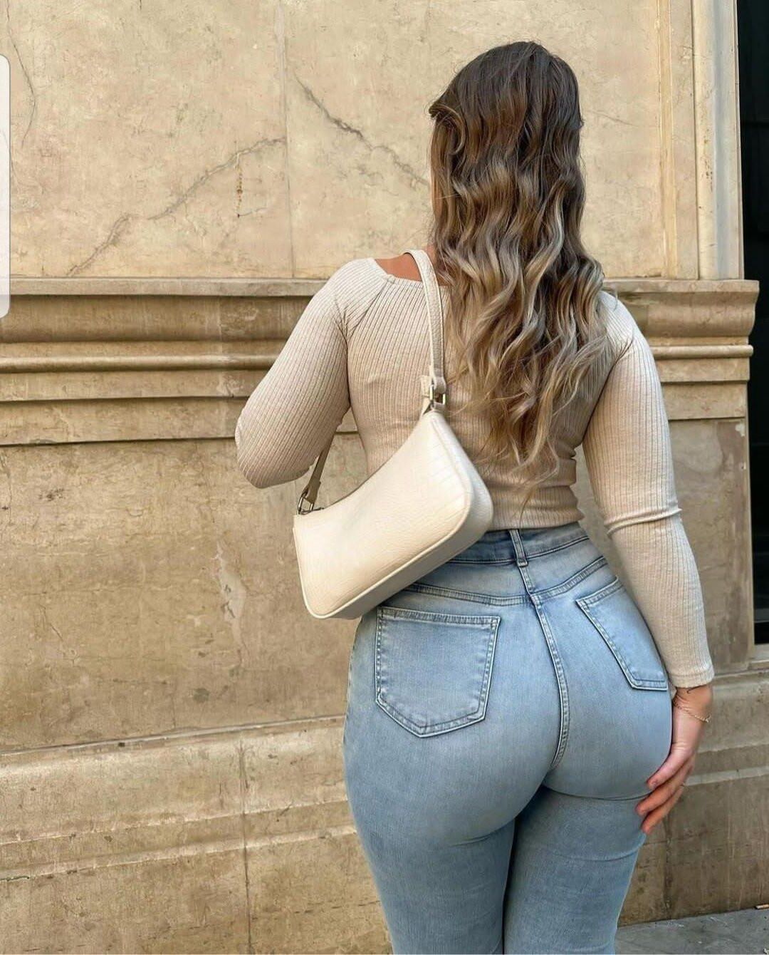 Apenas bunda: bundas femininas em jeans