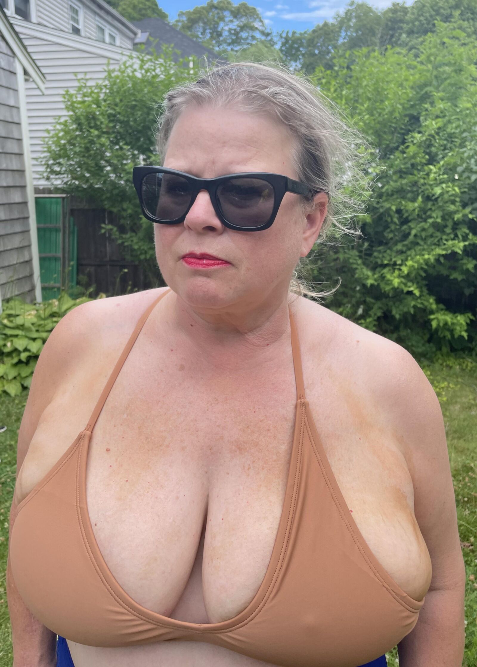 bikini marrón