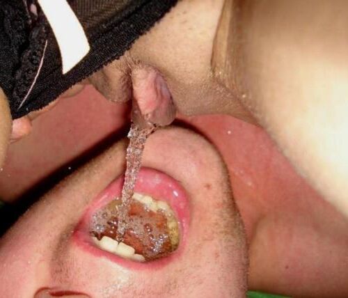 Mulheres dominando homens e mulheres