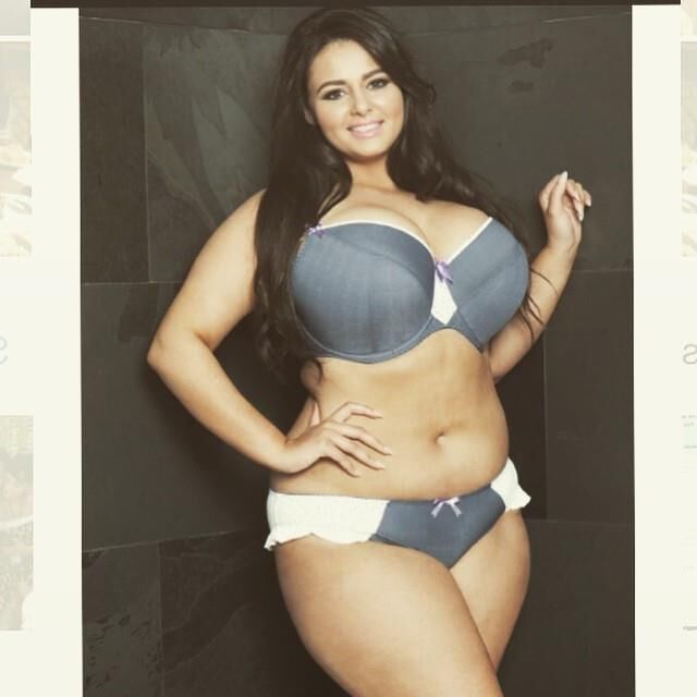 Modelo de tamanho grande de Sophia Adams UK