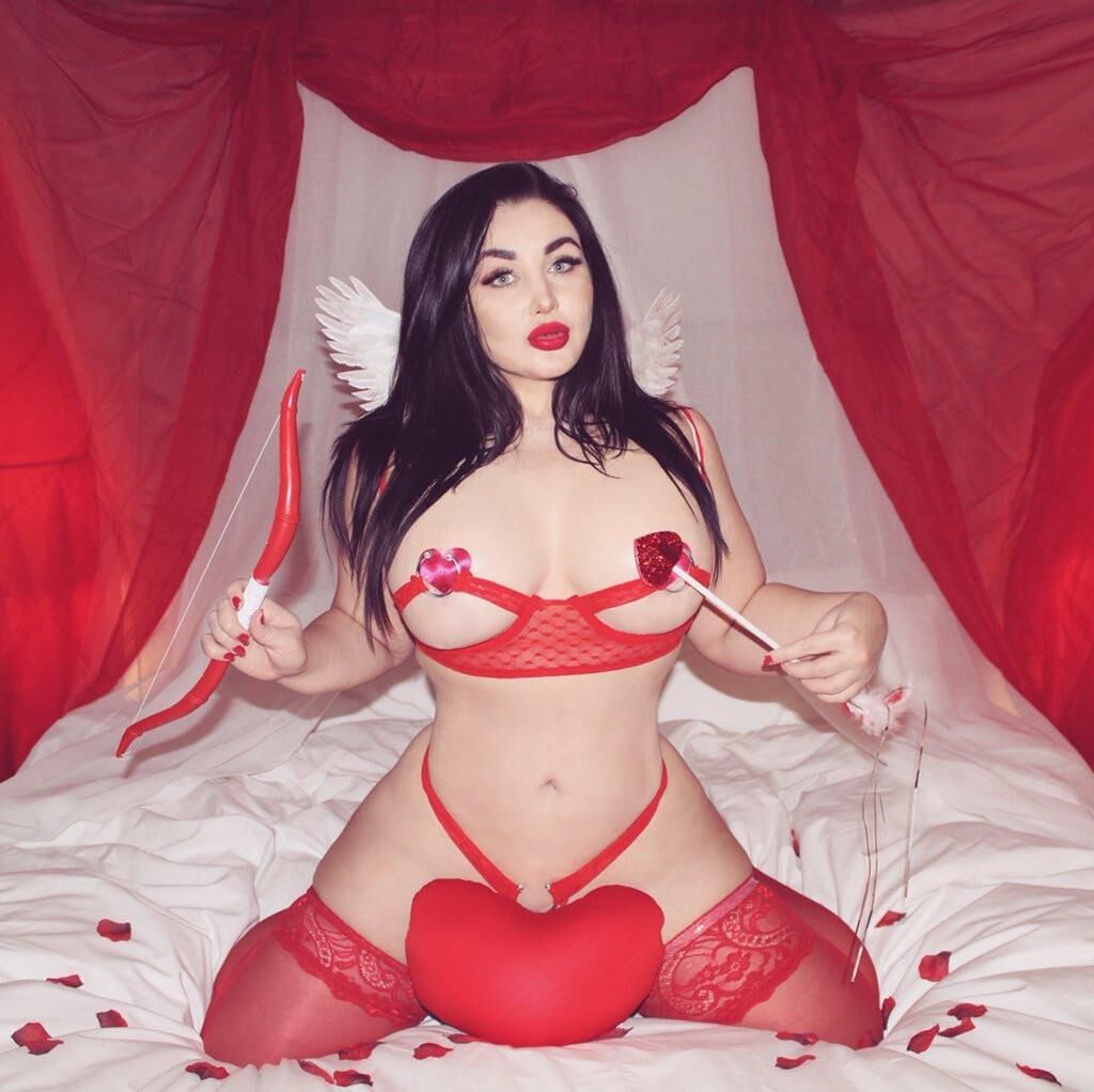 Curvas de cosplay de Sofía Sivan