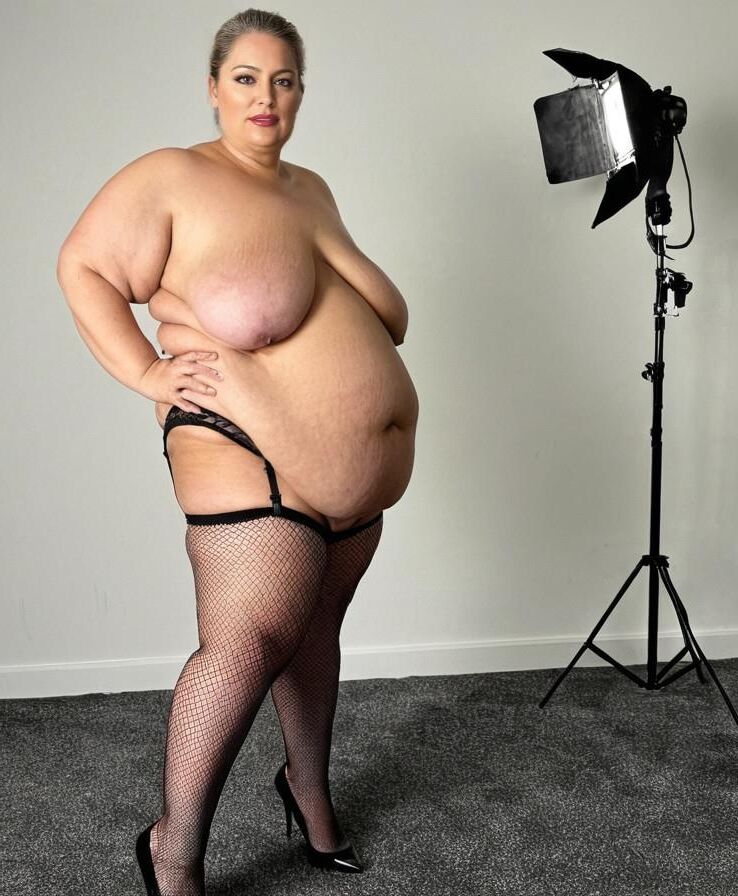 SSBBW Glamour Shoot (glamour para nuestros amigos al otro lado del estanque)