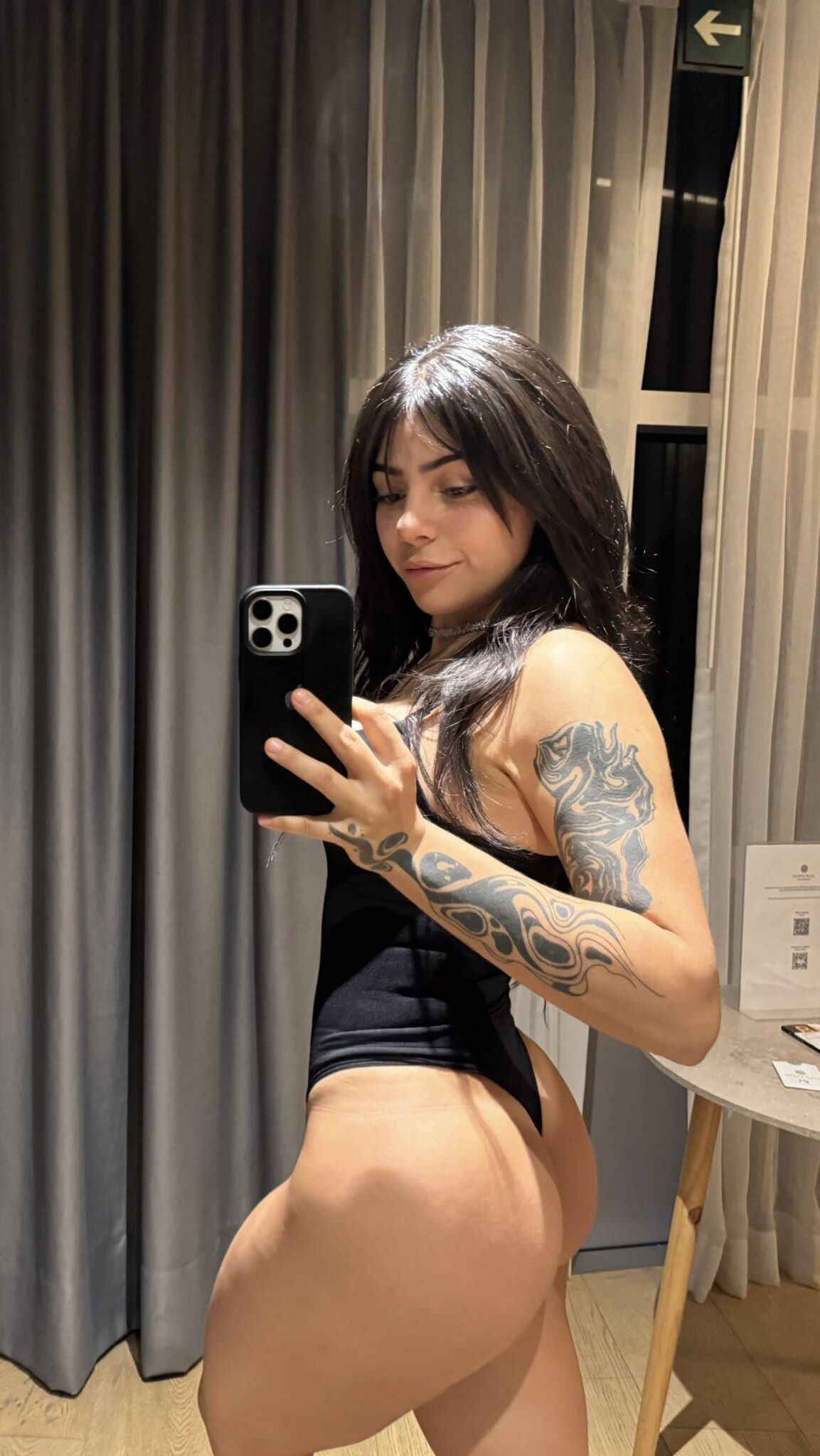 Delicioso adolescente muito quente