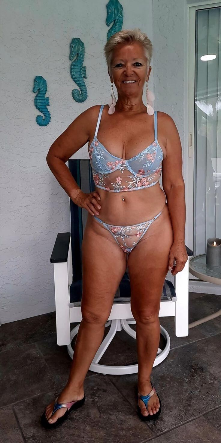 Grannies and MILFS in Lingerie 