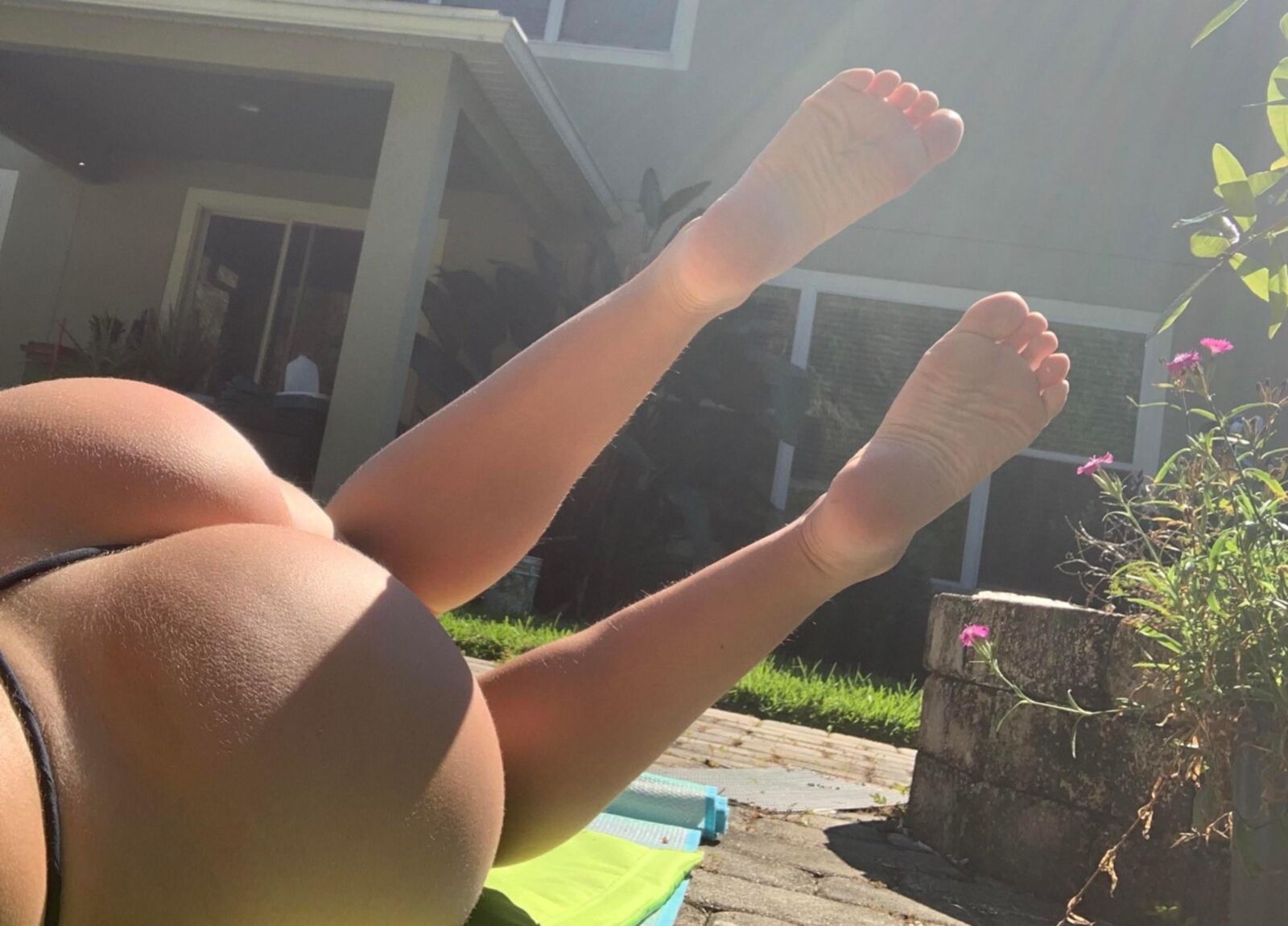 Beach/ Sunbathing Selfies