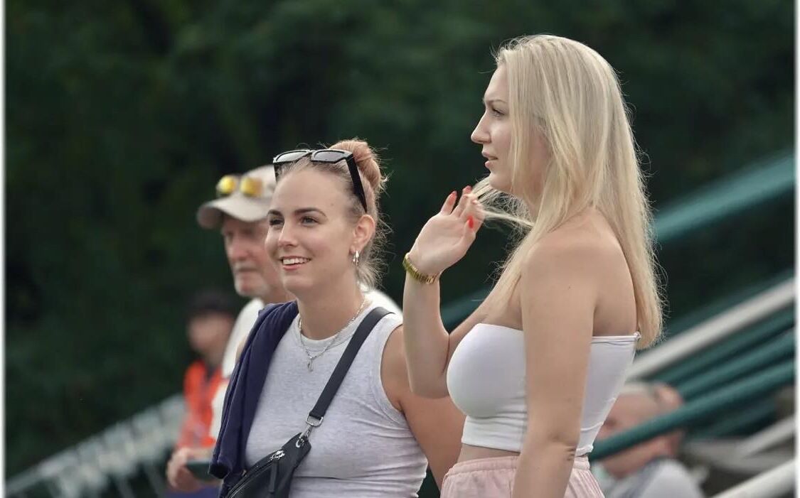 Temps amusant, tennis sexy