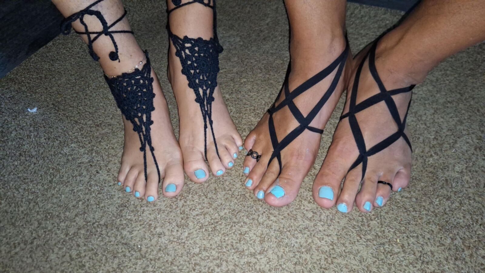 Showing off our feet, toes, toe rings and barefoot jewelry