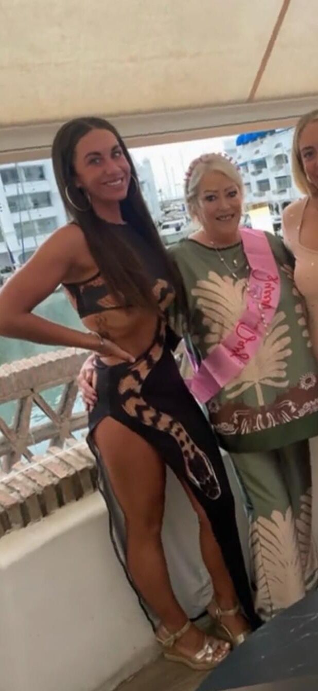 Lixo MILF muscular sadbh construído para franja de gangues de maratona