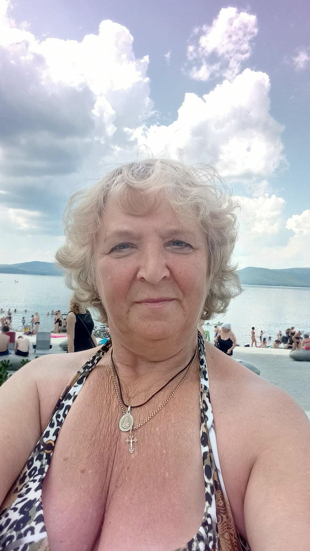 Matures and Grannies in Swimsuits 