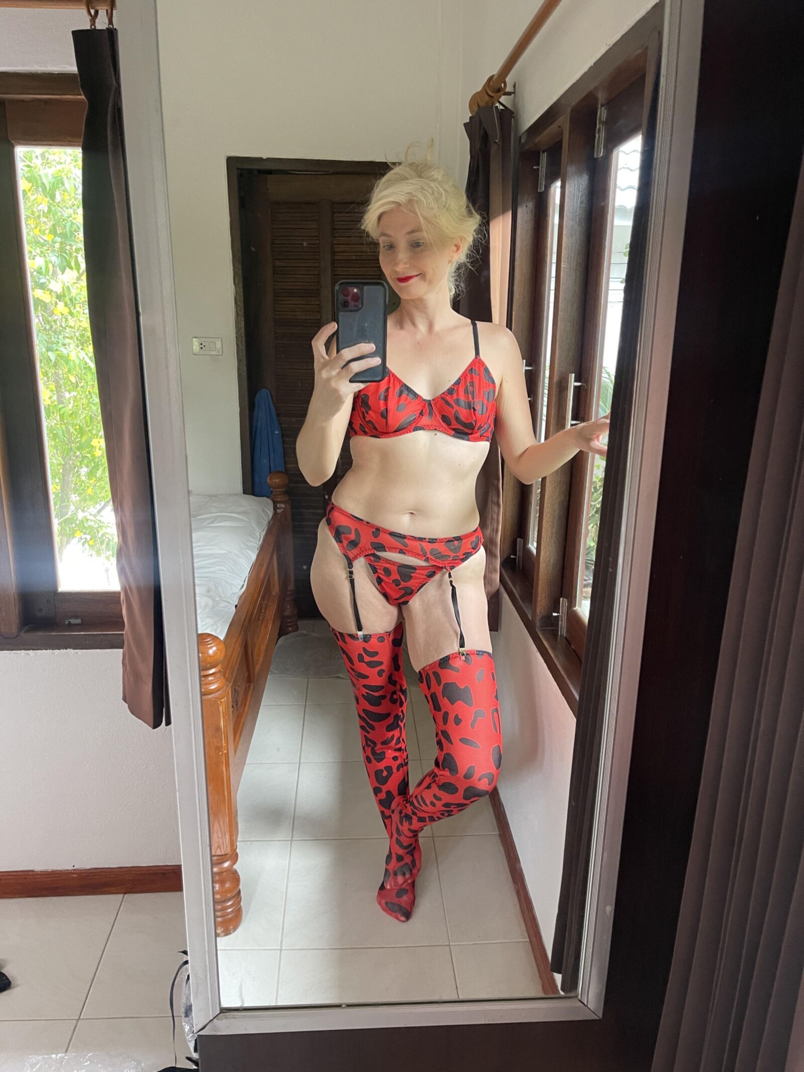 yo all natural MILF Lia