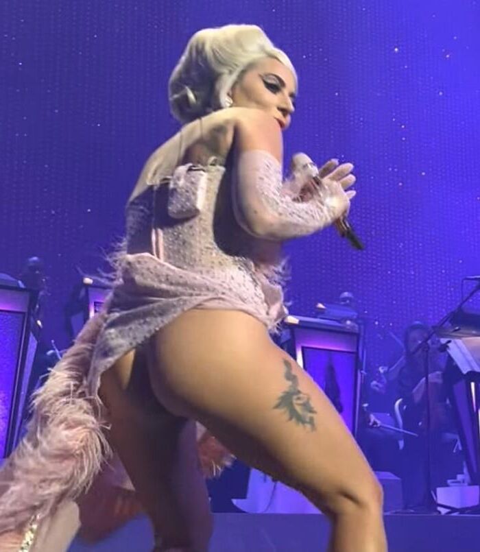 Bunda perfeita de Lady Gaga
