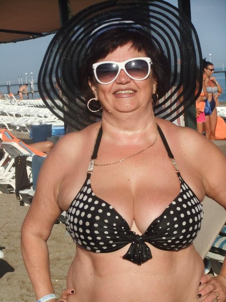 Matures and Grannies in Swimsuits 