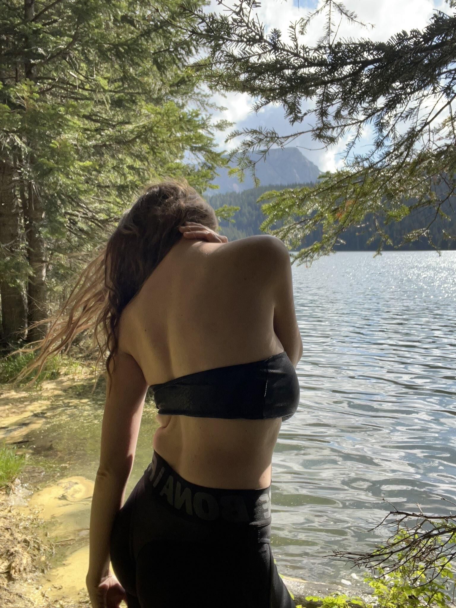 Zlata peitos enormes