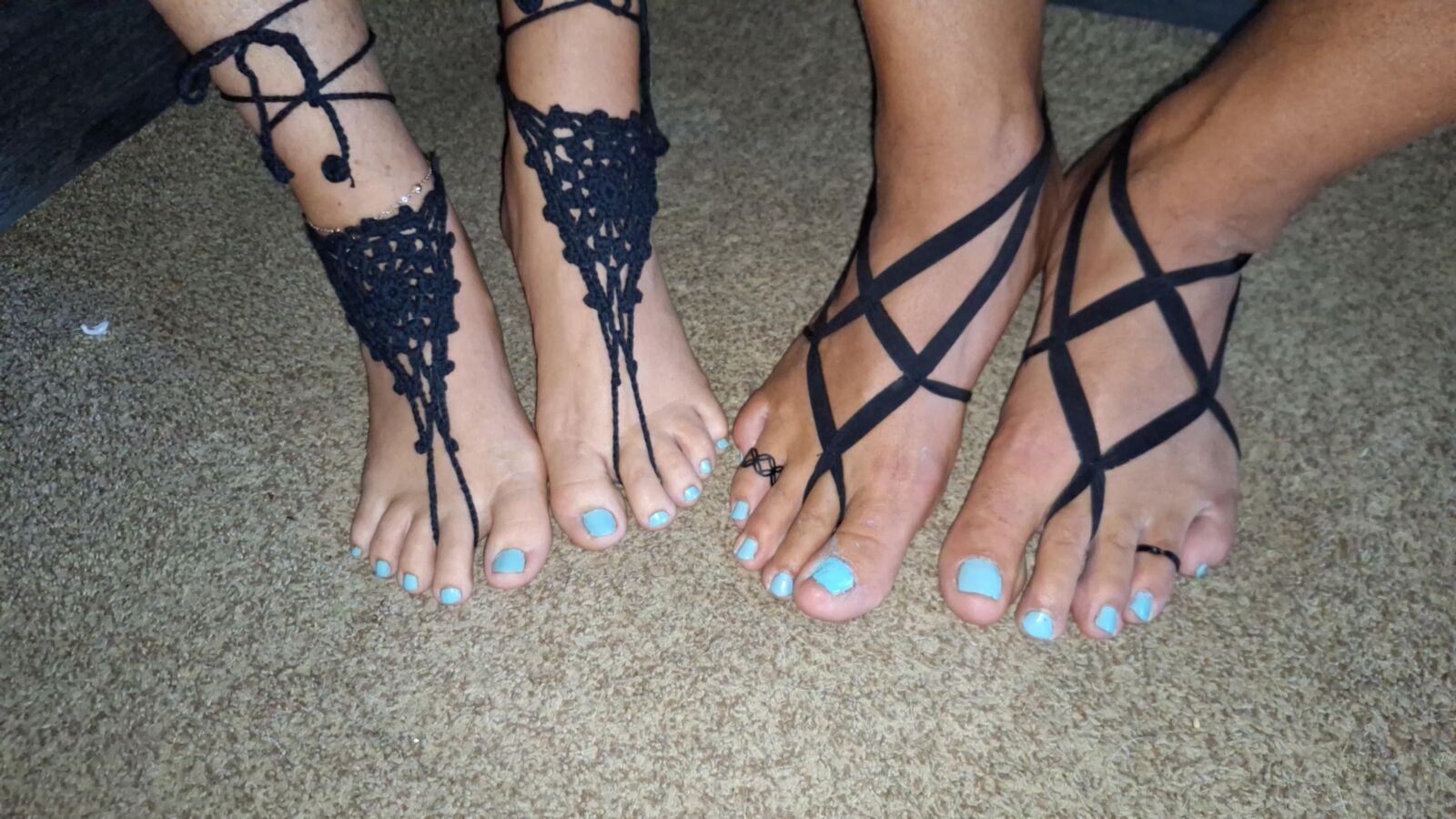 Showing off our feet, toes, toe rings and barefoot jewelry