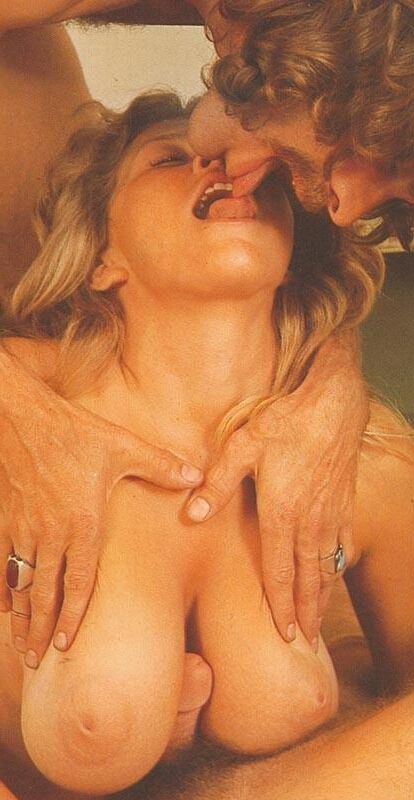 Retro Gold Dawn Knudsen \'s Big Tit Queen