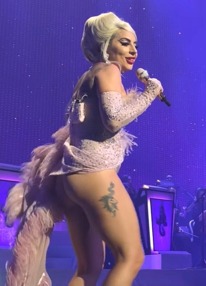 Bunda perfeita de Lady Gaga