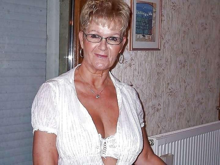 Grannies and MILFS in Lingerie 
