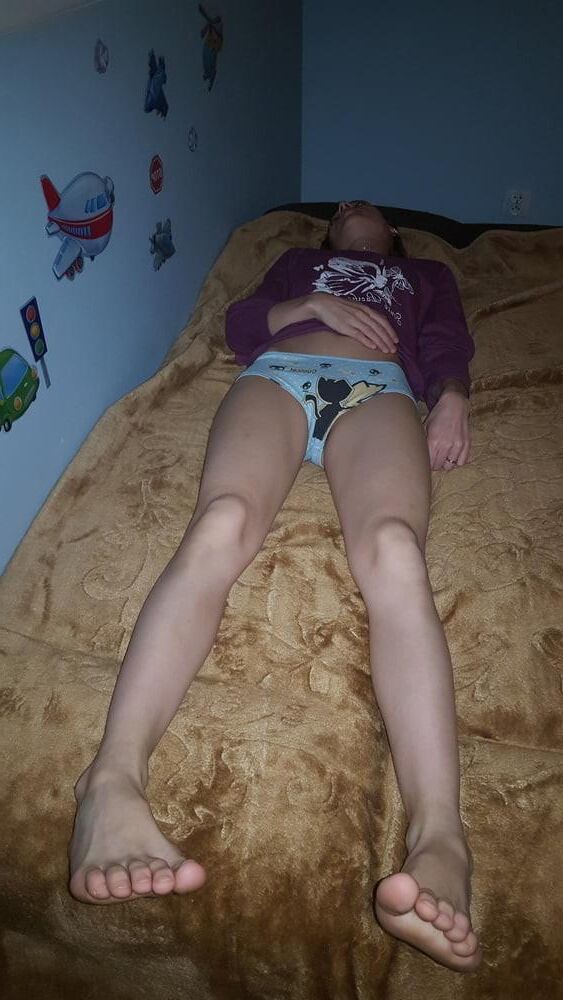 Polaco flaco maja en Cat Undies nn
