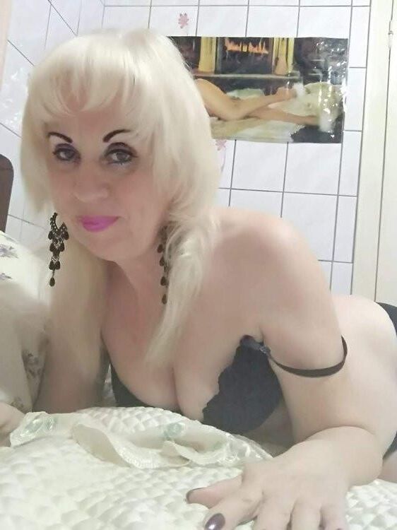 Grannies and MILFS in Lingerie 