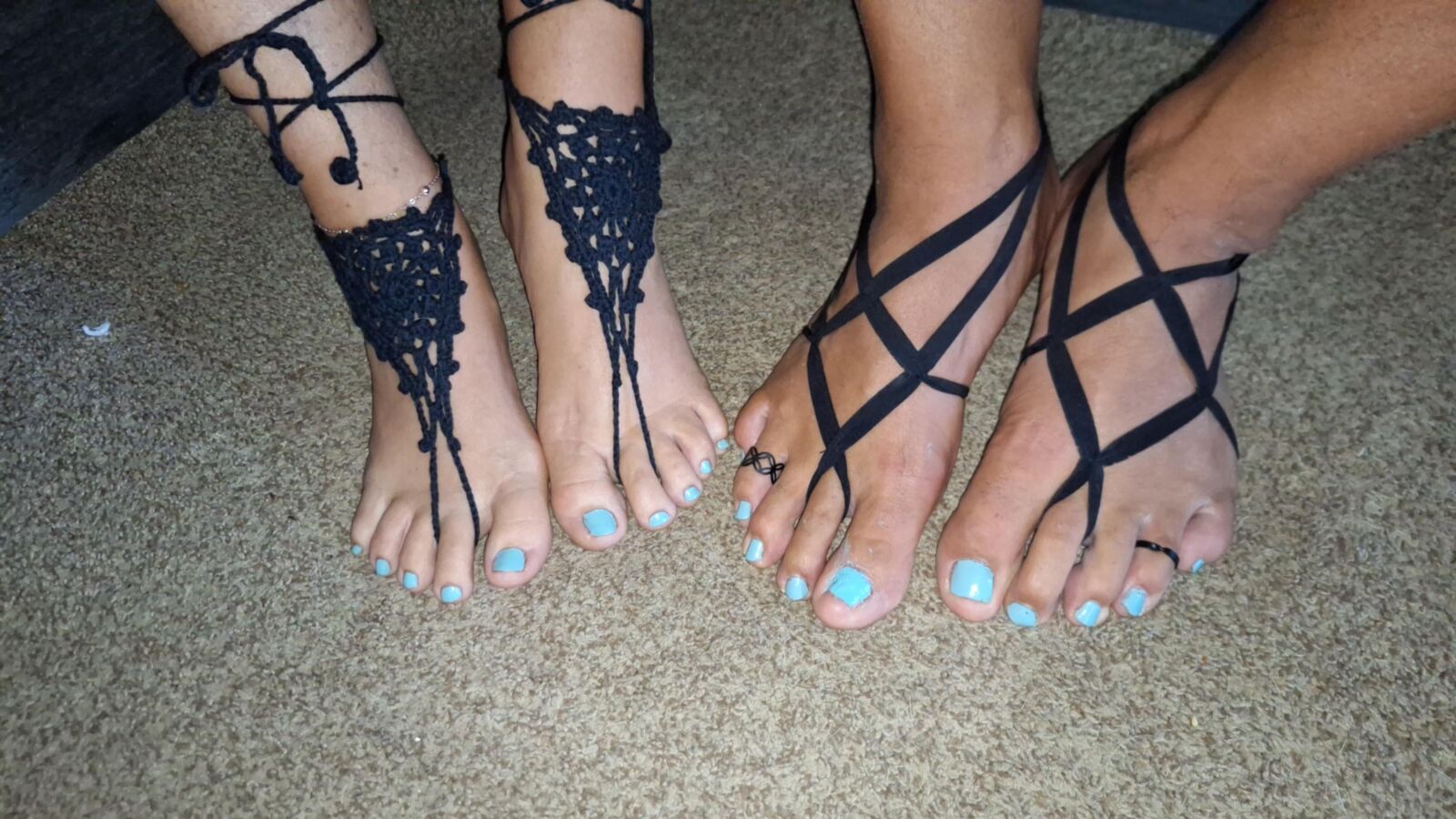 Showing off our feet, toes, toe rings and barefoot jewelry