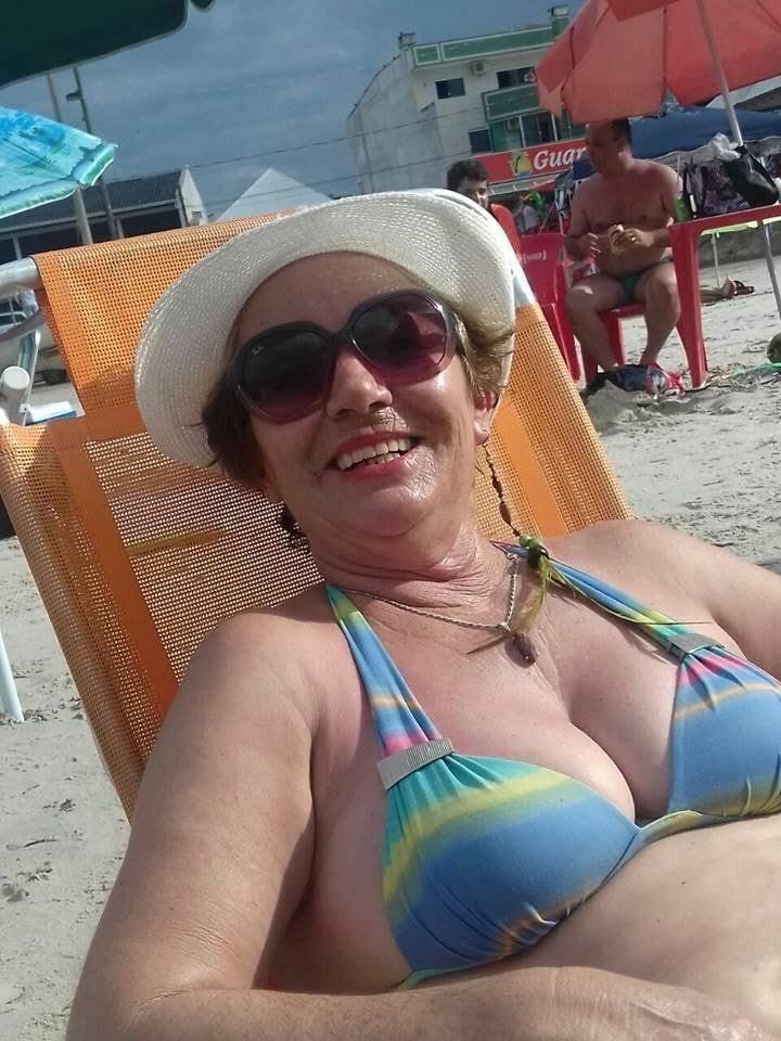 Matures and Grannies in Swimsuits 