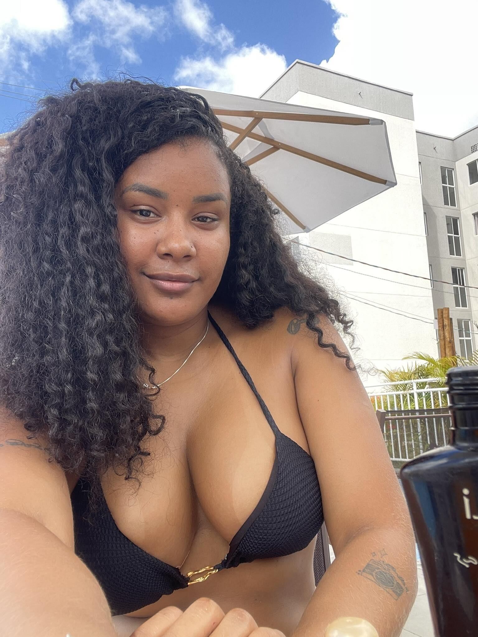 Livia brasileño grandes tetas