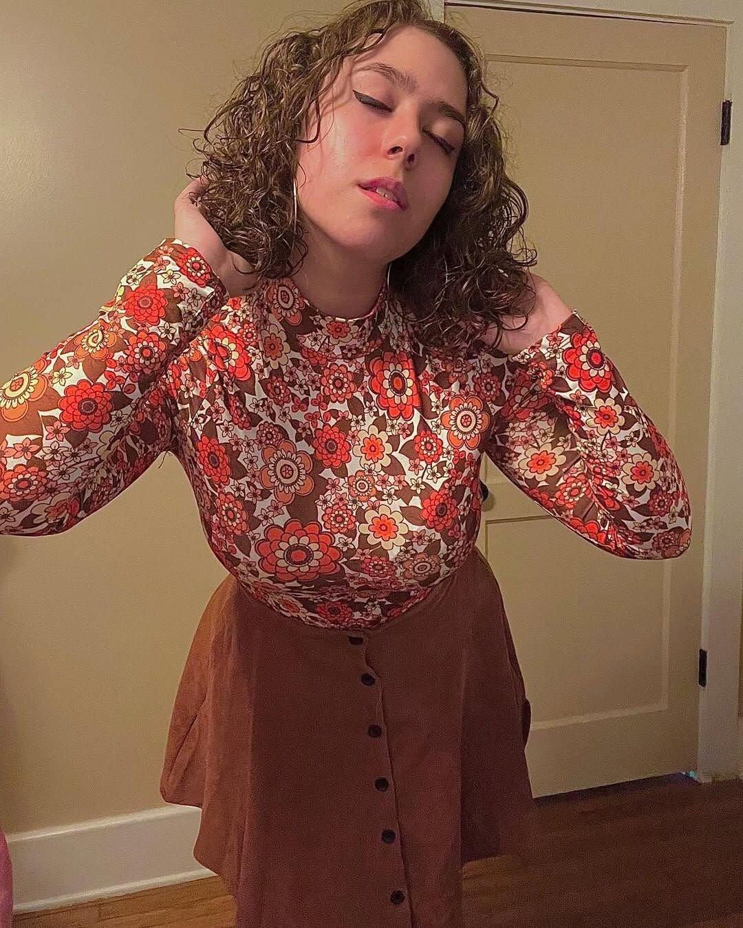 yo americana puta a Haley me encantaría montar/follar hombres y caballos