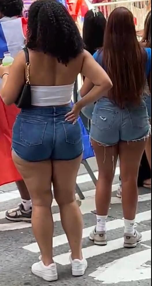 Eine Parade von fetten Ärschen