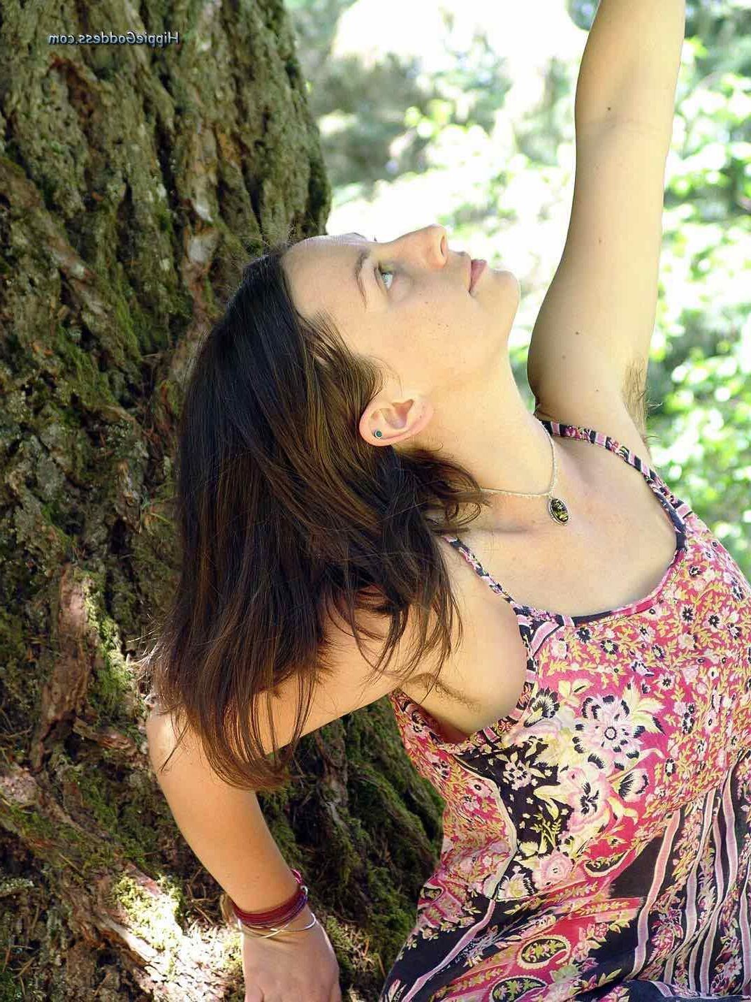 Hippiegoddess Jade Kneting en el parque
