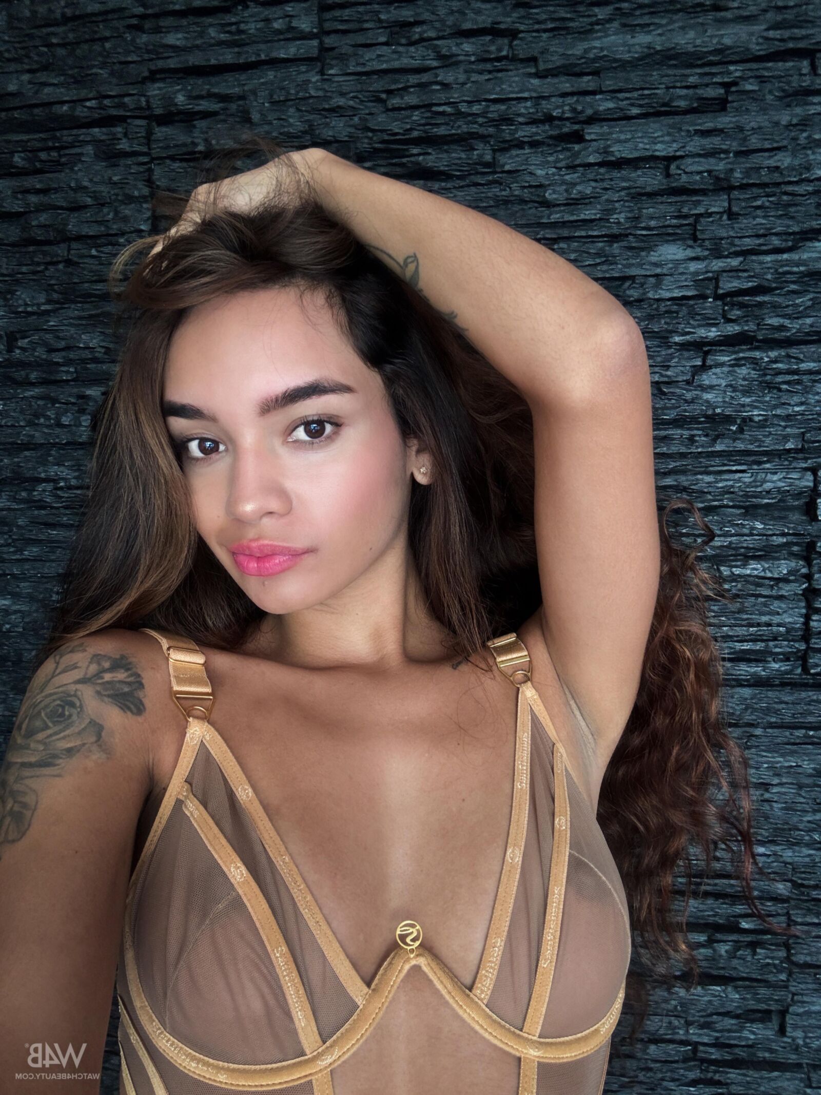 Экзотические красавицы Dulce Selfie U