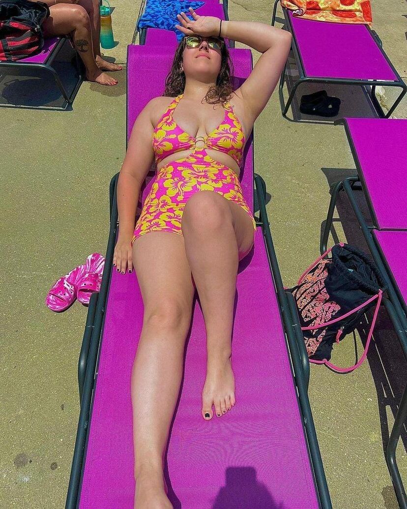 yo americana puta a Haley me encantaría montar/follar hombres y caballos