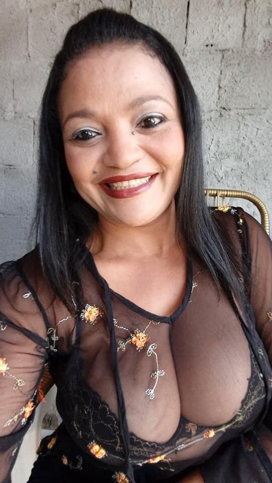 Veridiana brasileño Big Boobs nn