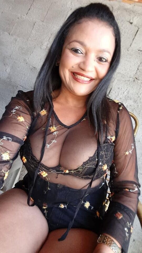 Veridiana brasileño Big Boobs nn