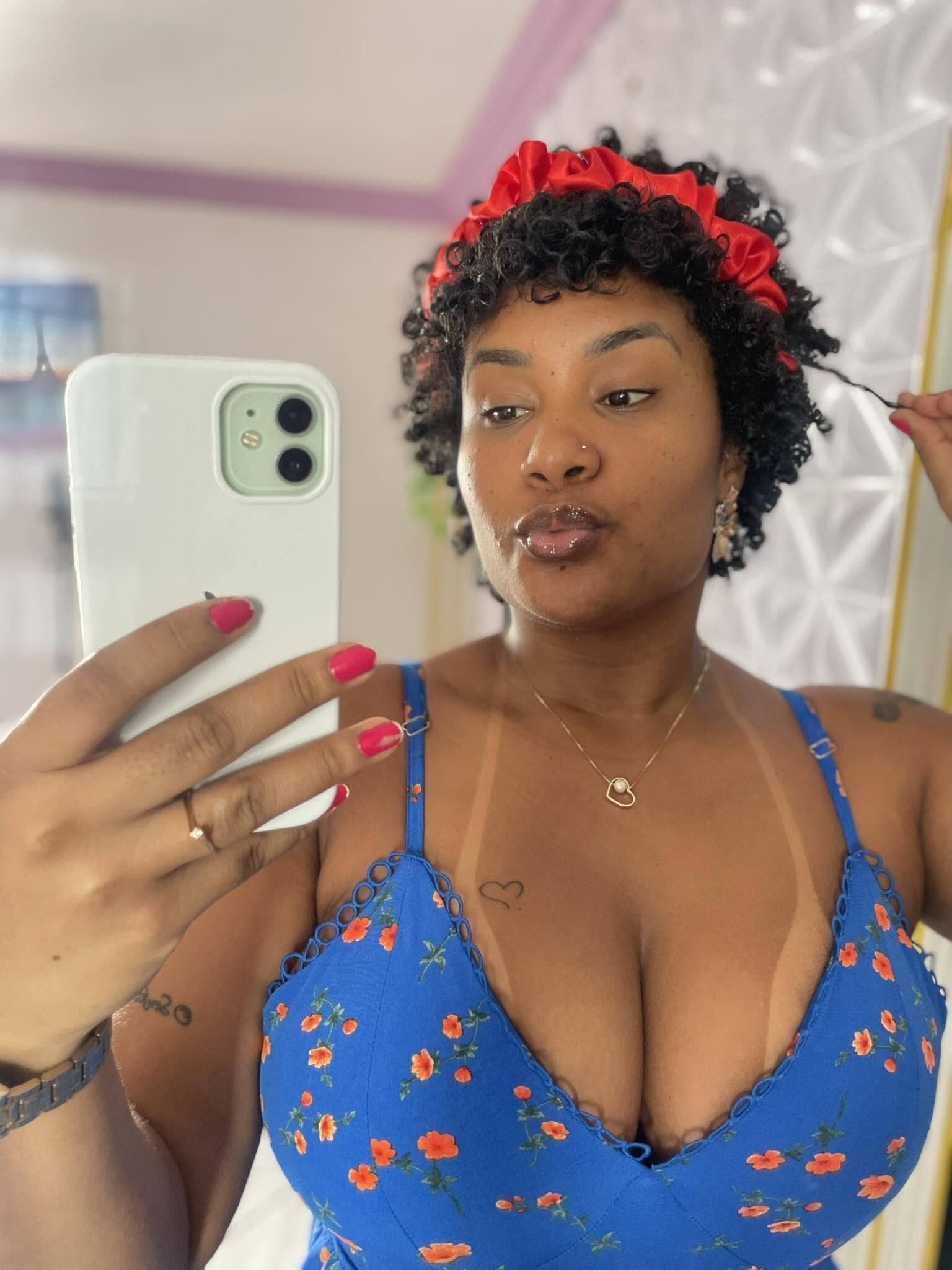Livia brasileño grandes tetas