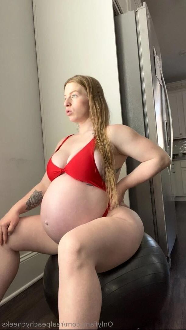 Victoria Big Ass se peitos grandes esposa loira grávida Mixed Hot Shots
