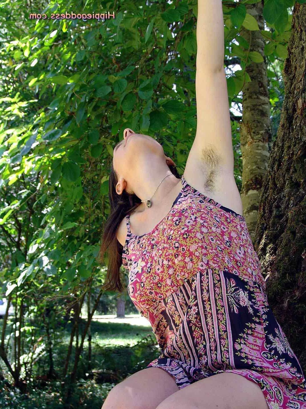 Hippiegoddess Jade Kneting en el parque