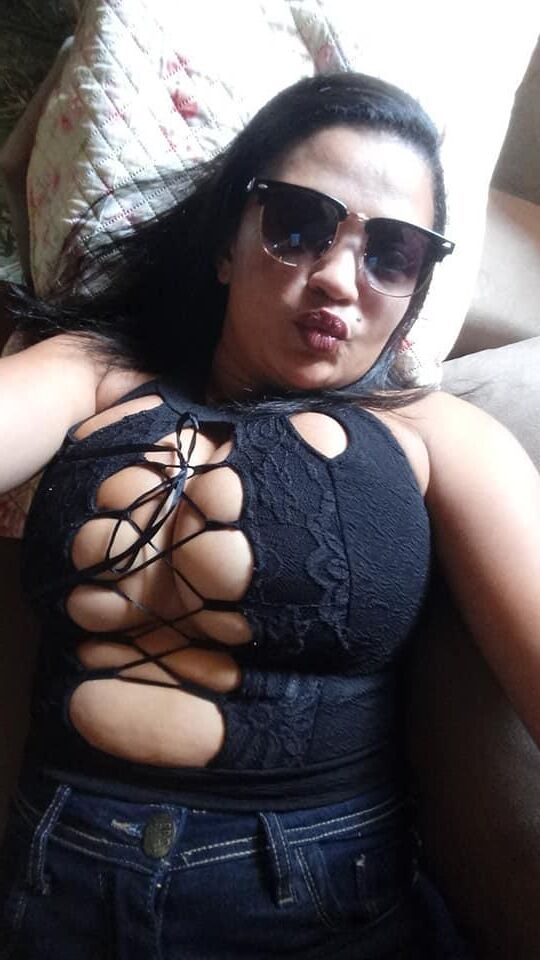 Veridiana brasileño Big Boobs nn
