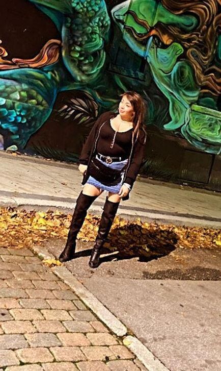 Jessie Bikini adolescente stripper mais biquínis