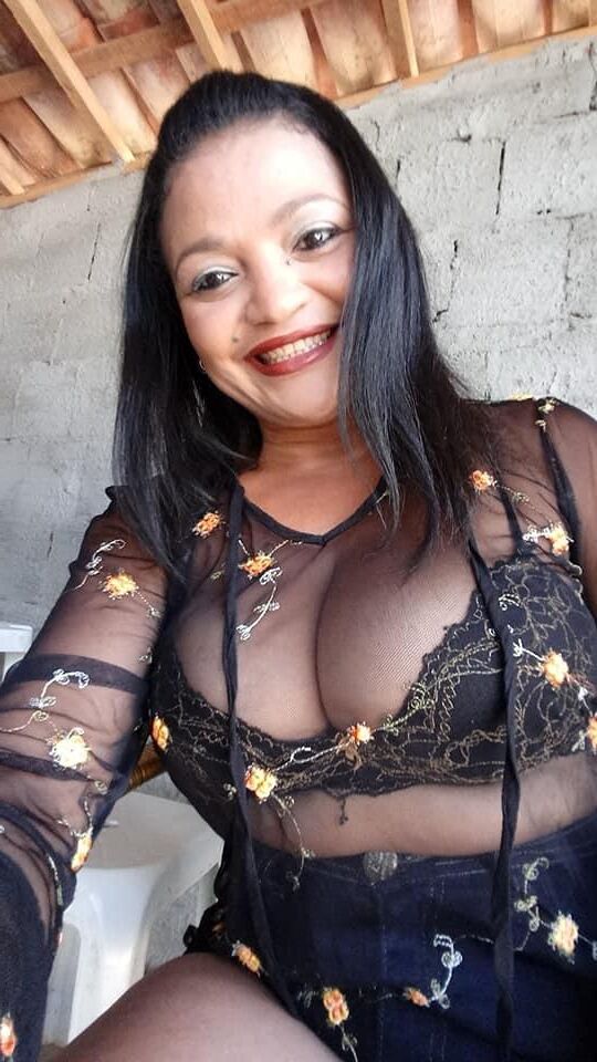 Veridiana brasileño Big Boobs nn