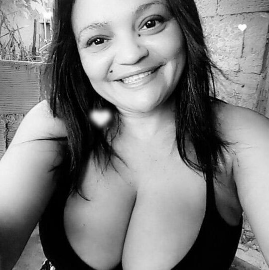 Veridiana brasileño Big Boobs nn