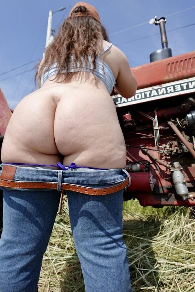 Outdoorjune tem uma bela bunda de bootycrack pawg