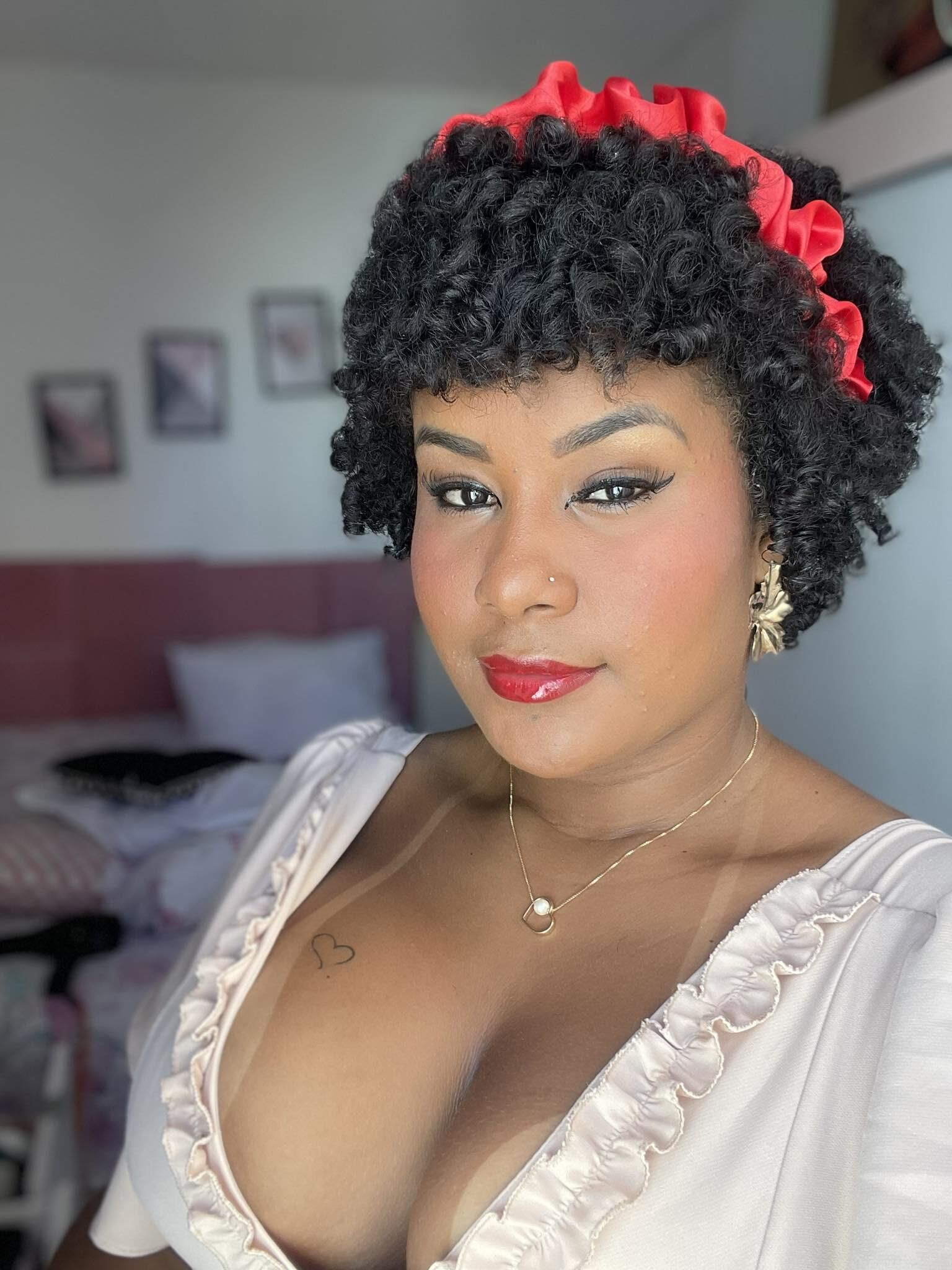 Livia brasileño grandes tetas