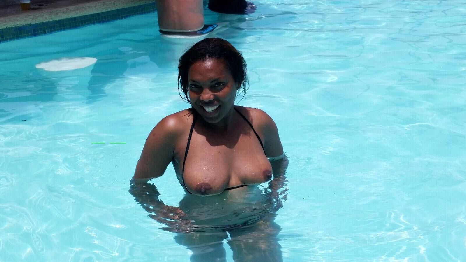Anadenia Sexy Hot Black Brunette выставка и флешер