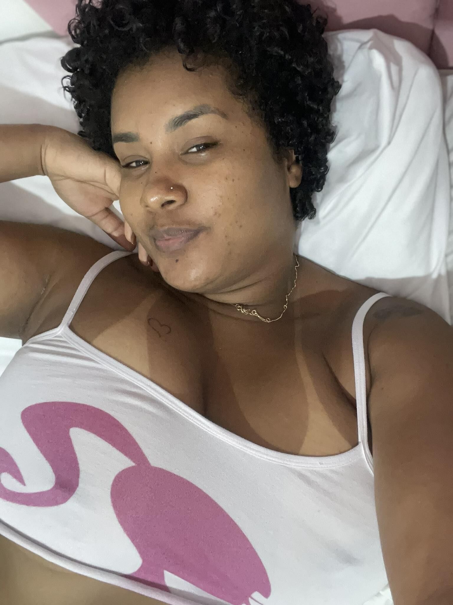 Livia brasileño grandes tetas