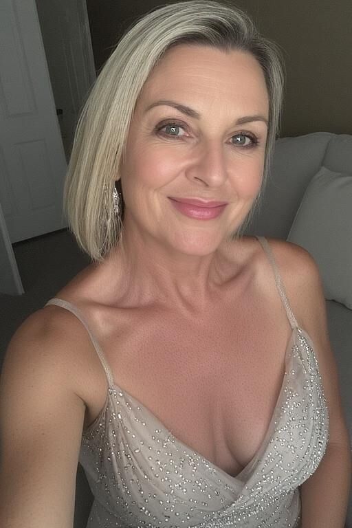 Mulheres maduras elegantes (NN)
