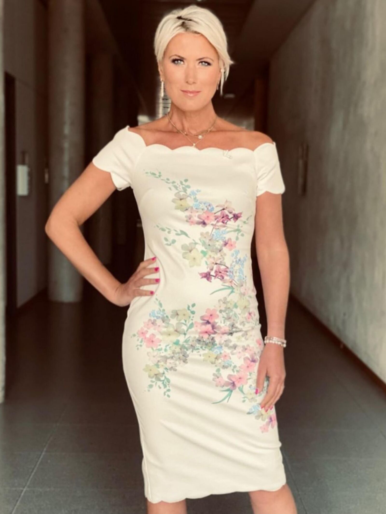 Kamilla S. Geile Gez Edelhure в сексуальных нарядах Zum Ficken!