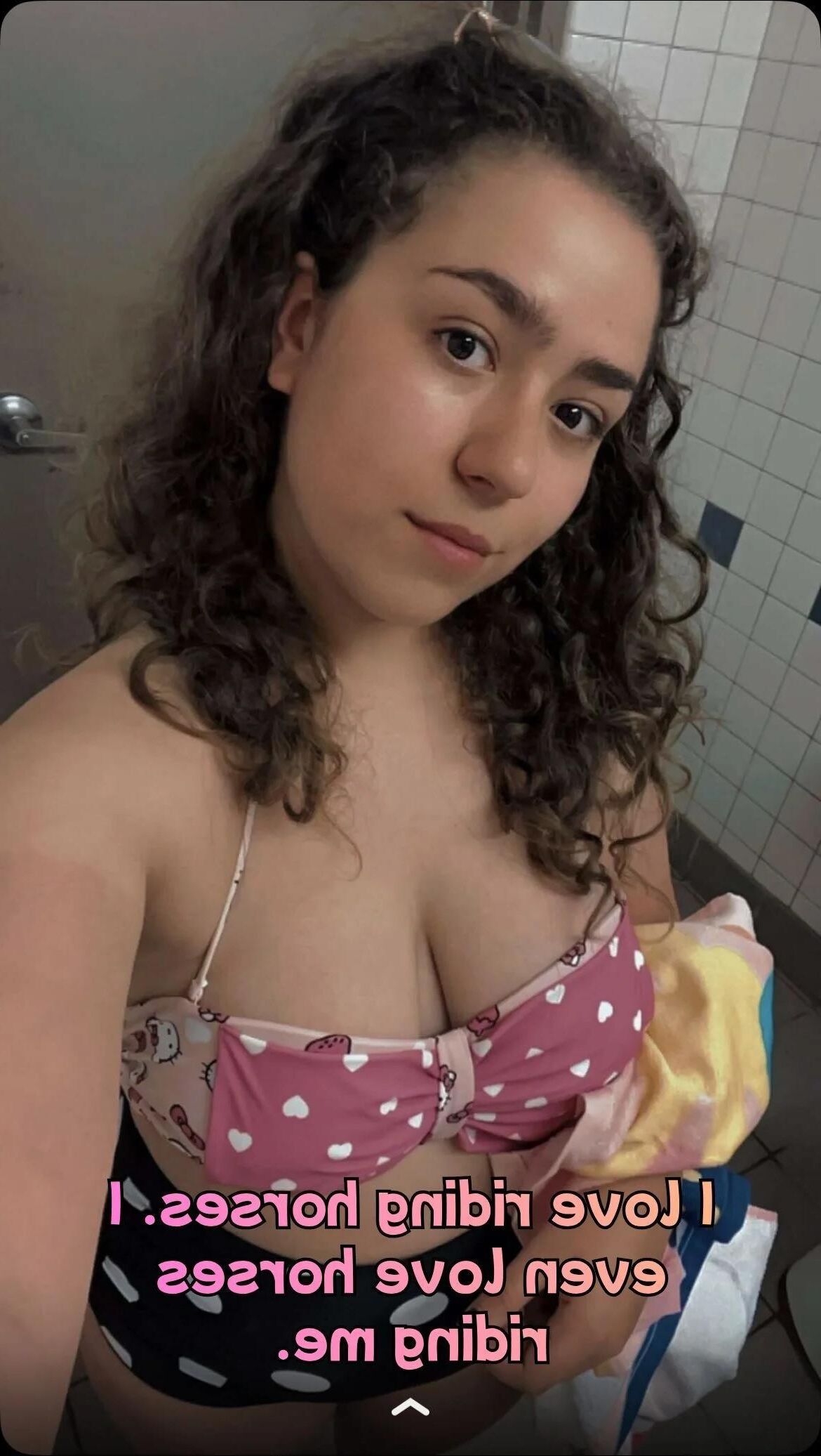 yo americana puta a Haley me encantaría montar/follar hombres y caballos