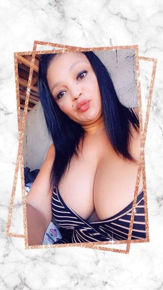 Veridiana brasileño Big Boobs nn