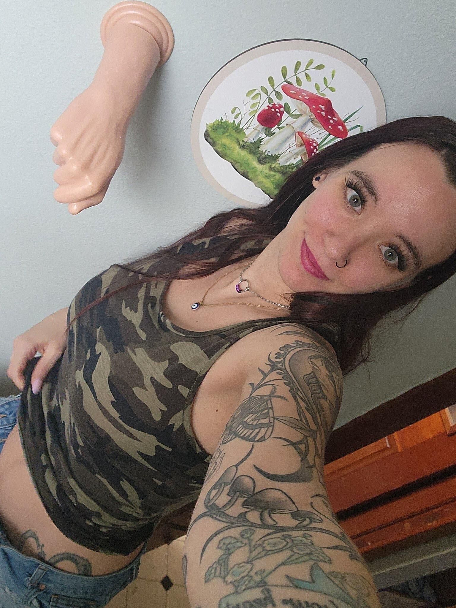 Delilah Big Butt Tits tätowierte sexy Schönheit Frau gemischte heiße Aufnahmen