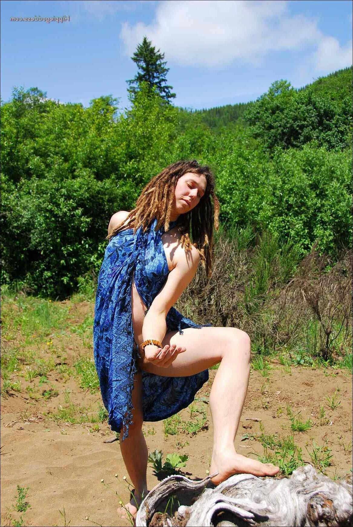 HippieGoddess ALDER Revealing attire